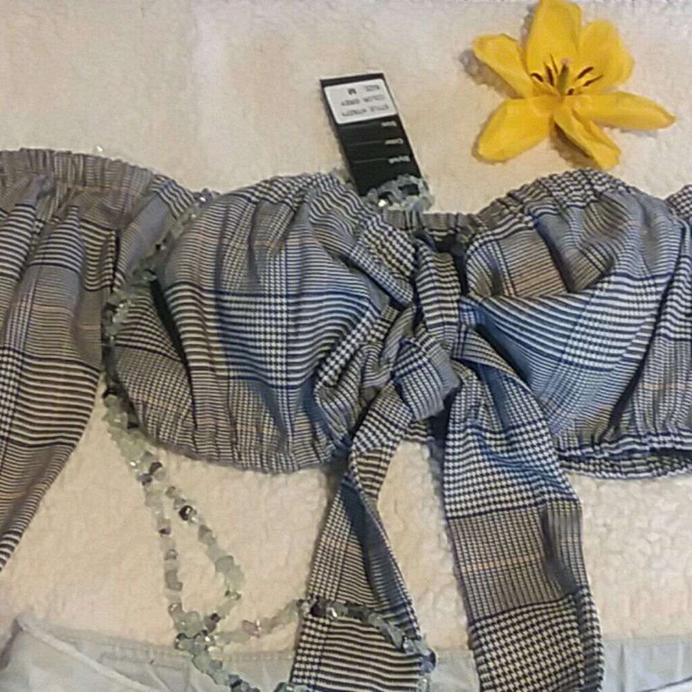 Hot & Delicious Crop Top Plaid Houndstooth - Picture 6 of 8